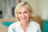 Lilian Oostveen, trouwambtenaar