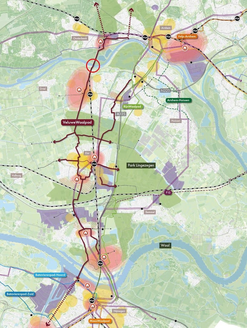 Het VeluweWaalPad met in de rode cirkel de locatie van de fietsbrug.