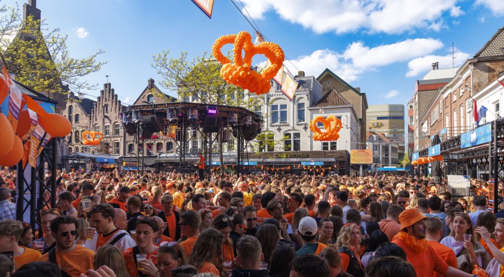Koningsdag op de Korenmarkt